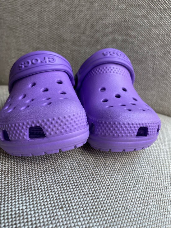 CROCS: Toddler Classic Clog Purple - Picture 2 of 14